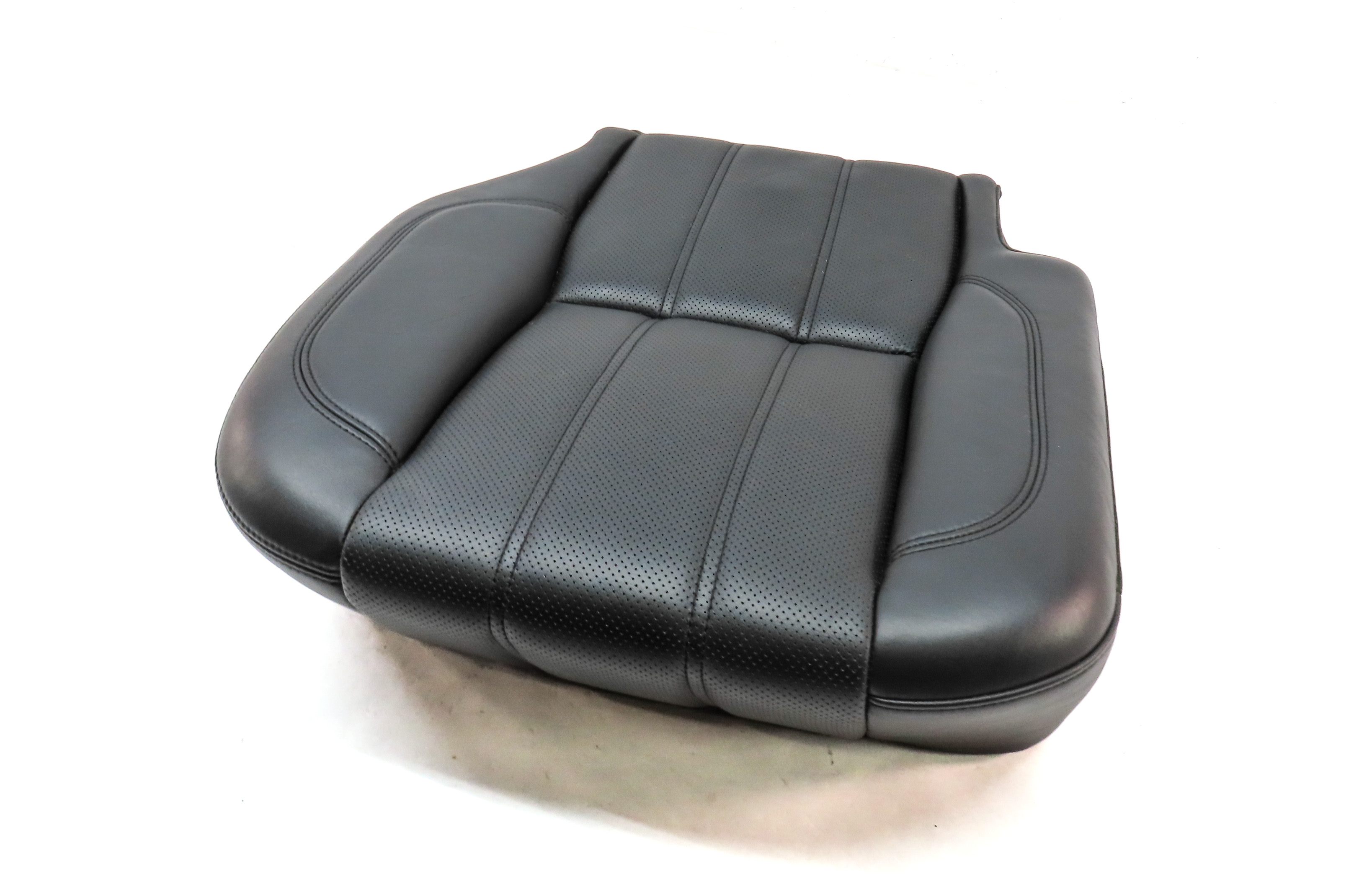 2016 LAND RANGE ROVER (L405) REAR RIGHT LOWER SEAT CUSHION (BLACK) — exact item pictured